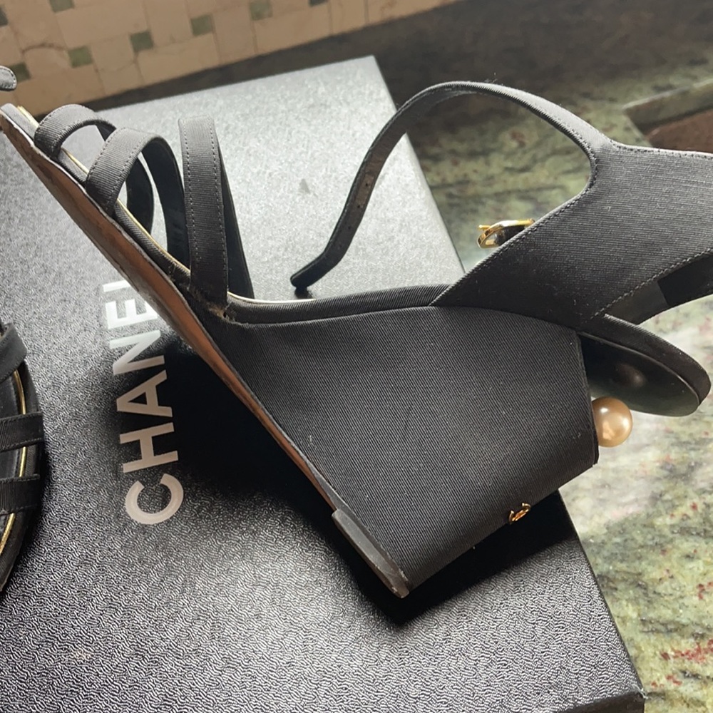 Chanel shoes worn great condition - Picture 6 of 7